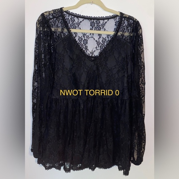 torrid Tops - Nwot TORRID 0 LACE SLEEVE BLOUSE